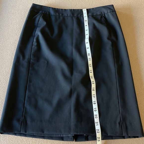 BANANA REPUBLIC Outlet Classic Black Women's Stretch Skirt- 4 - Picture 7 of 10